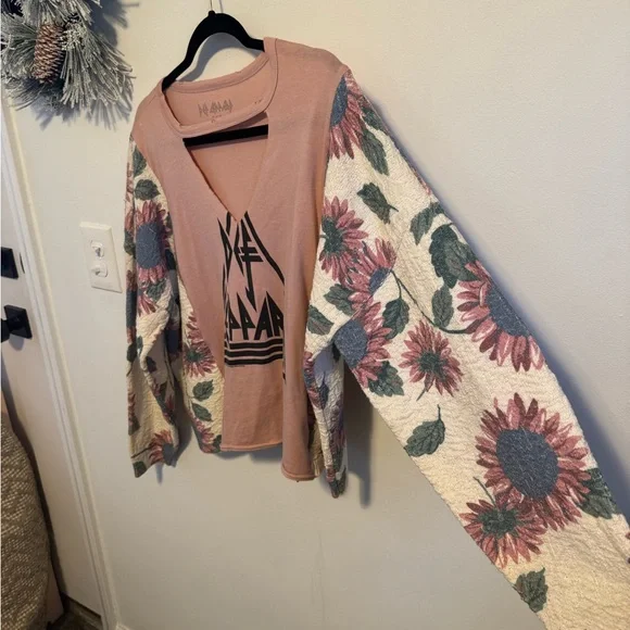 Handmade Def Leppard Cropped Sweater Top - Picture 3 of 4